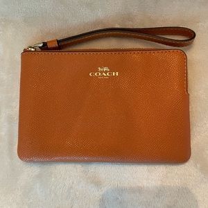 COPY - Coach Corner Zip Wristlet